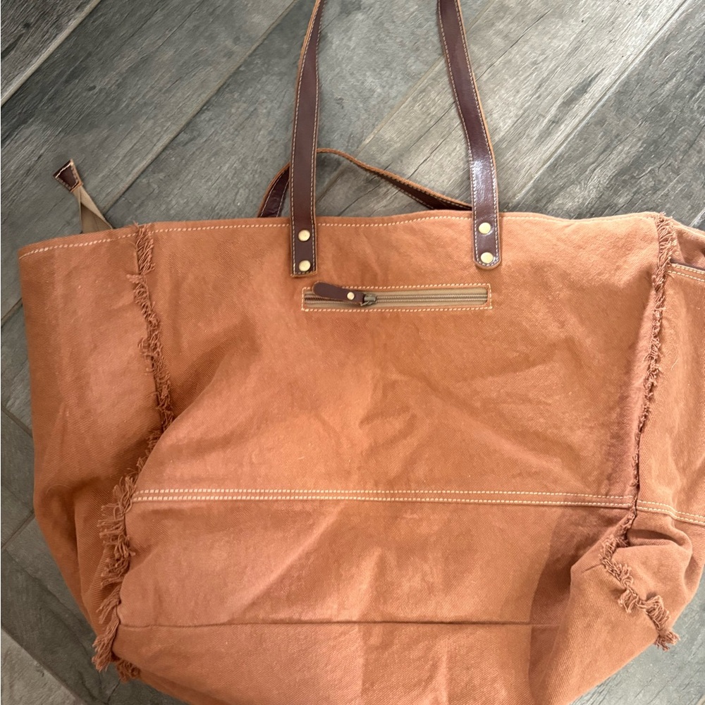 Large Myra Bag - Only used a few times - Picture 3 of 3